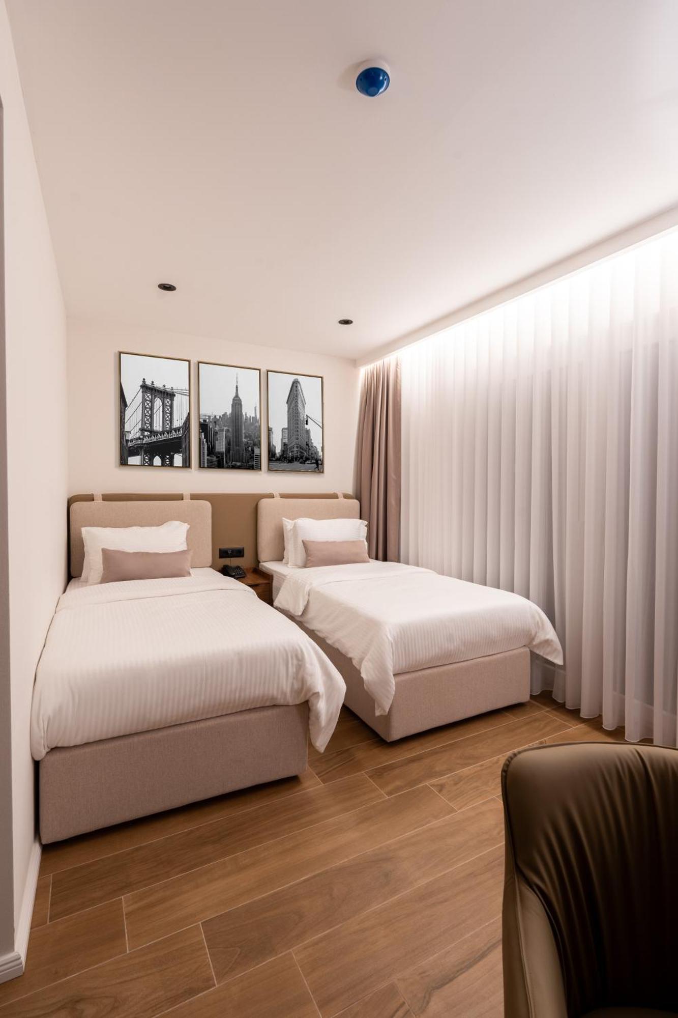 Ruby Hotel Prishtina Pristina Buitenkant foto