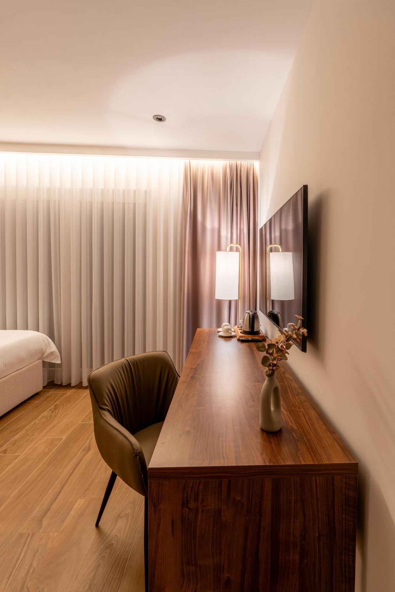 Ruby Hotel Prishtina Pristina Buitenkant foto