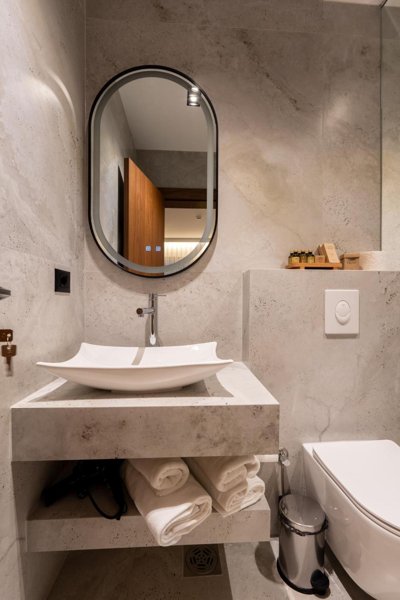 Ruby Hotel Prishtina Pristina Buitenkant foto