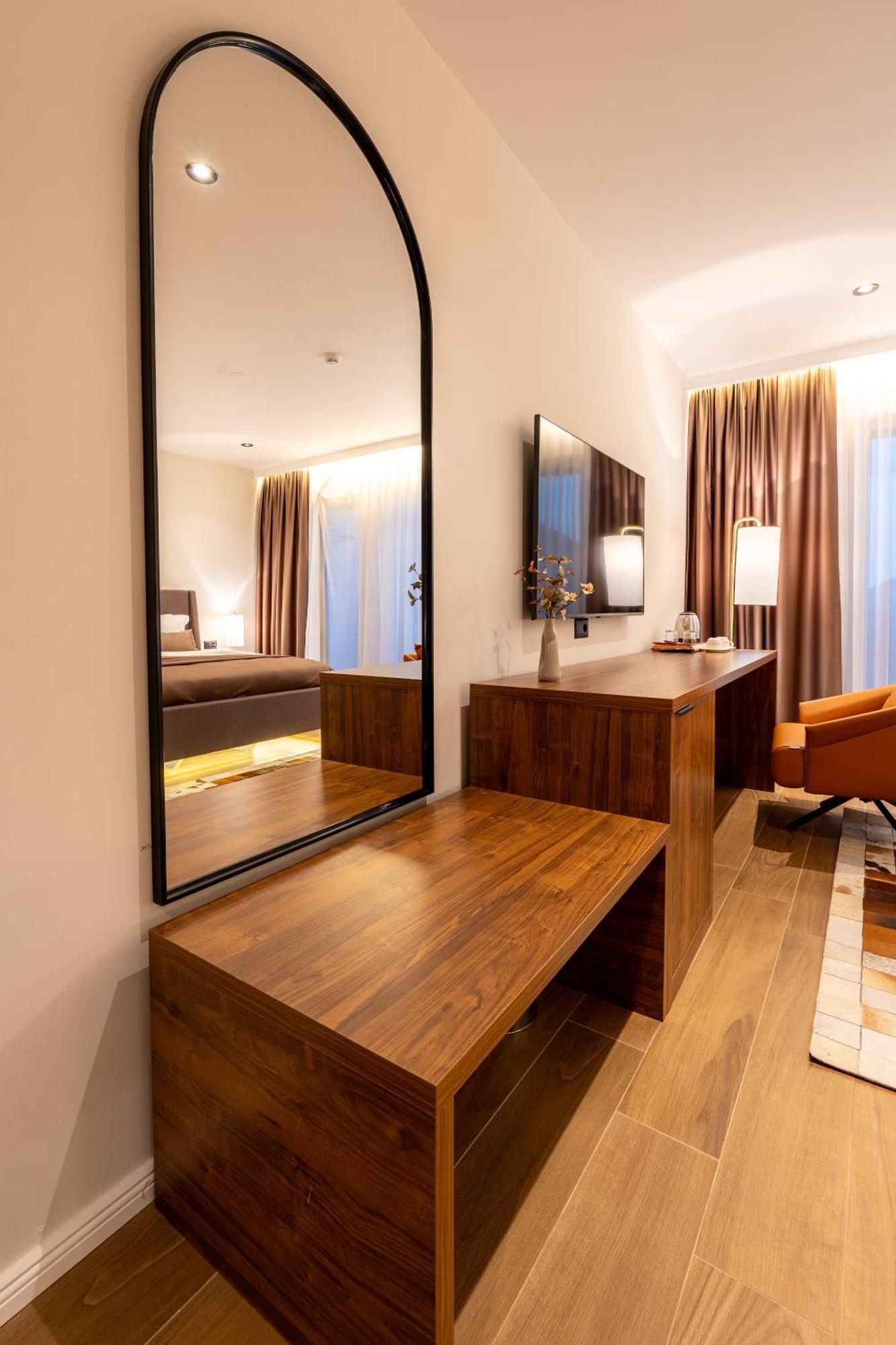 Ruby Hotel Prishtina Pristina Buitenkant foto