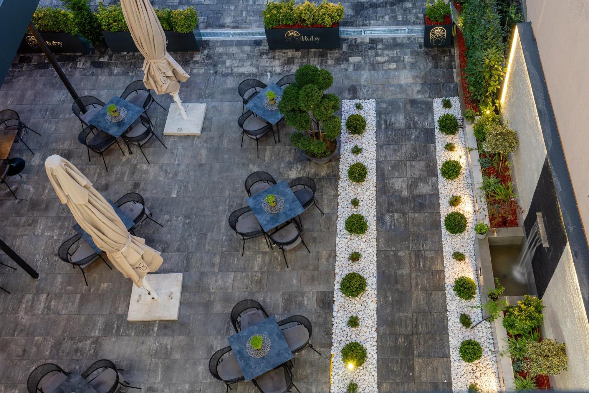 Ruby Hotel Prishtina Pristina Buitenkant foto