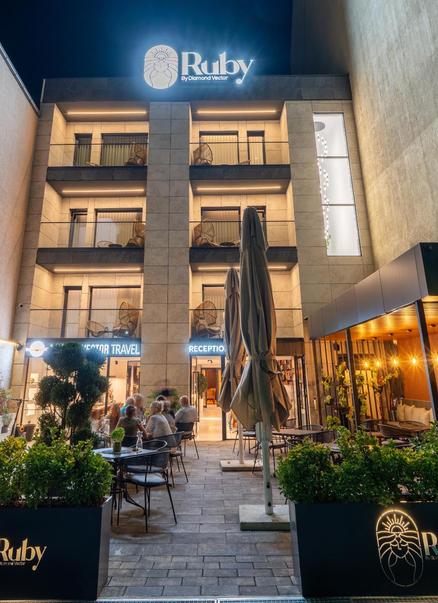Ruby Hotel Prishtina Pristina Buitenkant foto