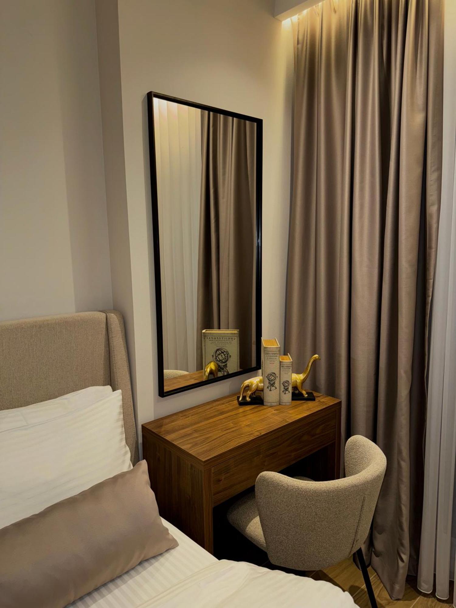 Ruby Hotel Prishtina Pristina Buitenkant foto