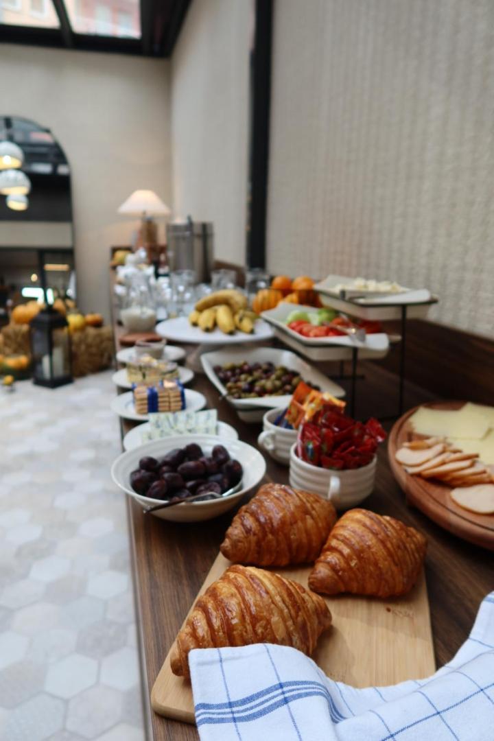Ruby Hotel Prishtina Pristina Buitenkant foto